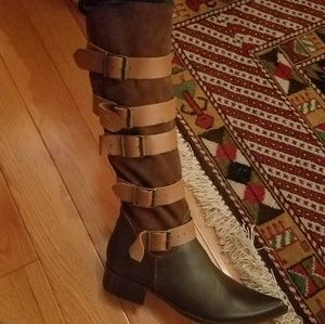 Donna di Gio Leather and seude boots